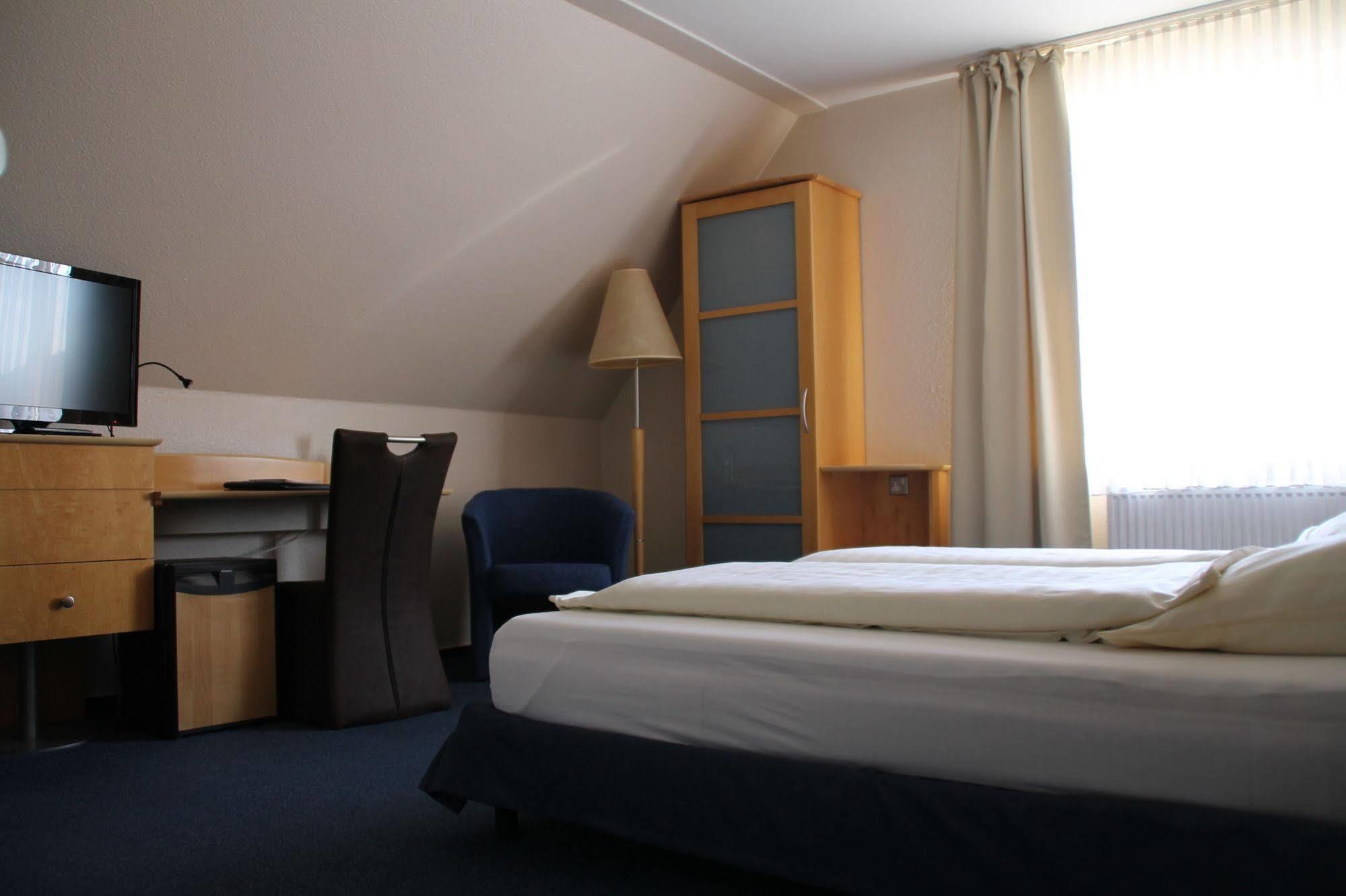 Residenz Hotel Neu Wulmstorf Exteriör bild