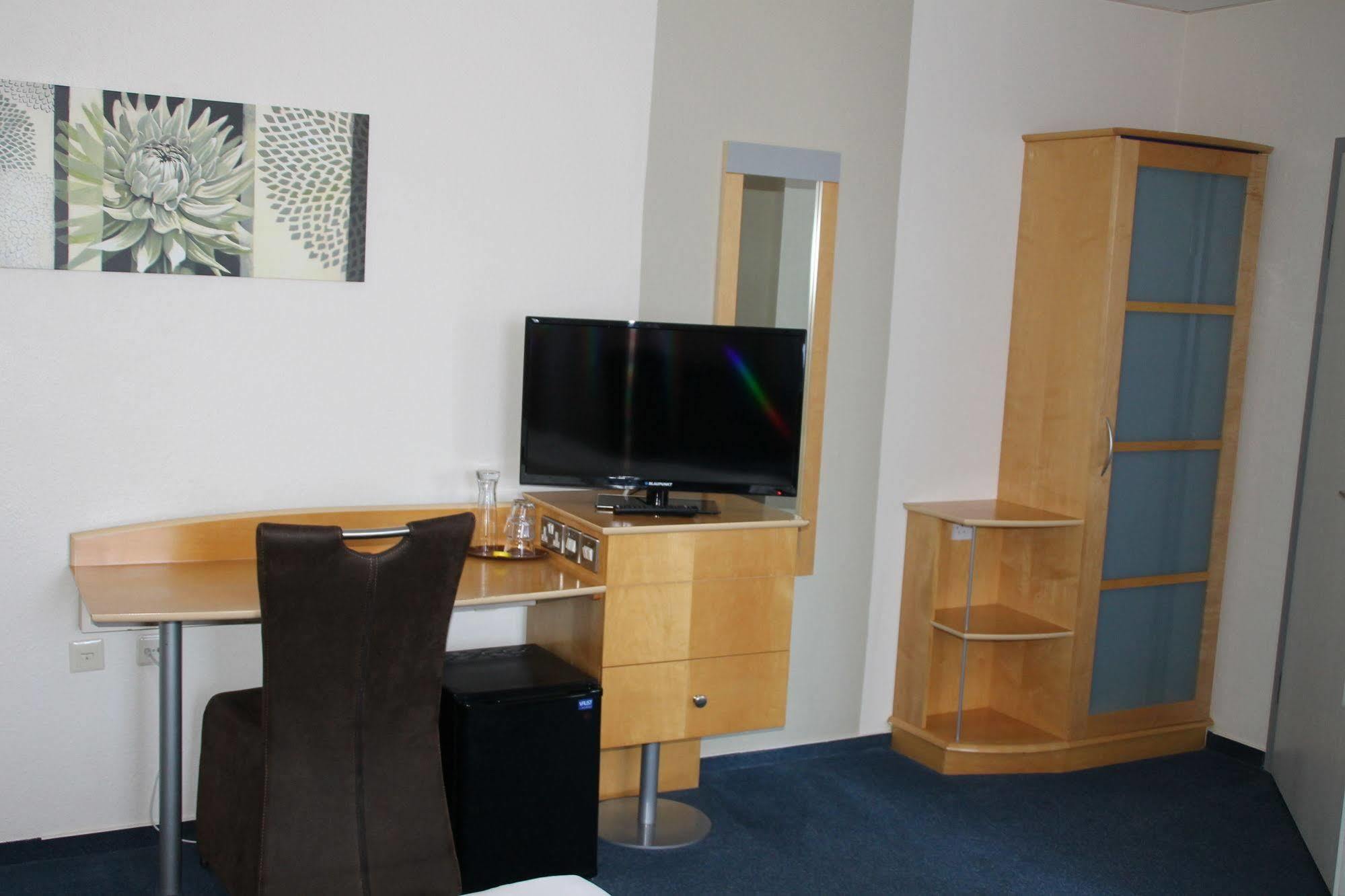 Residenz Hotel Neu Wulmstorf Exteriör bild