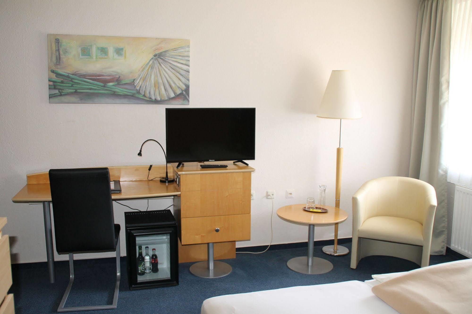 Residenz Hotel Neu Wulmstorf Exteriör bild